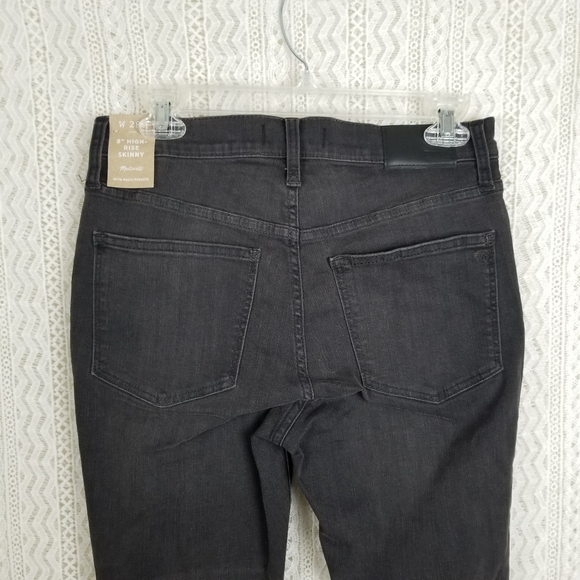 Madewell 9" High Rise Skinny Destressed Raw Hem - Picture 9 of 10